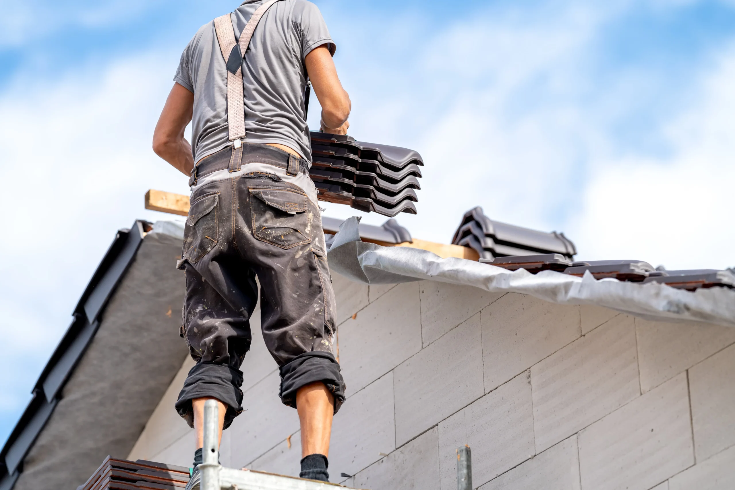 What Are the Signs You Need Flat Roof Repair Long Island?